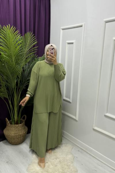 Pliseli Takım Nefti Yeşili